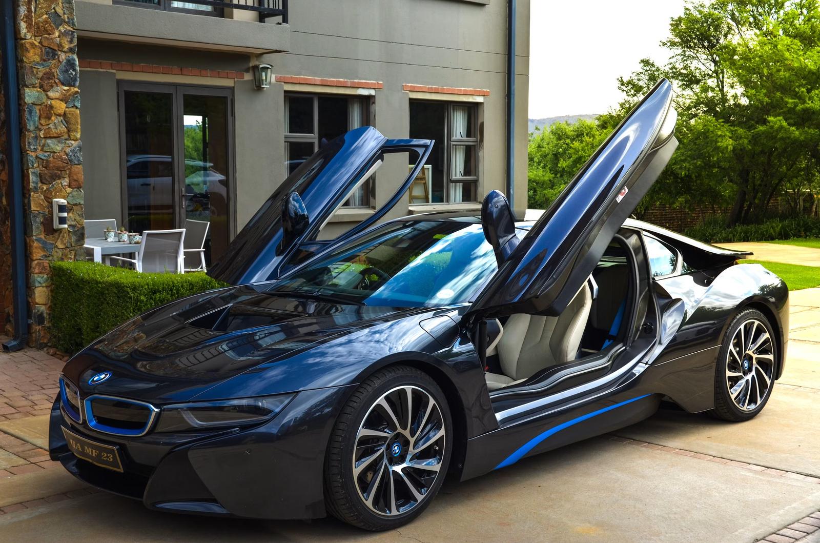 BMW i8 rear